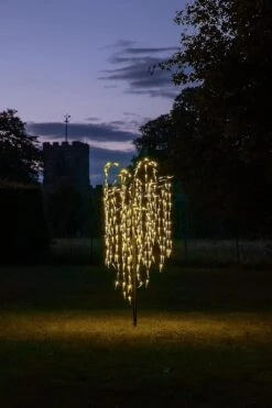 Noma 400 Warm White Multi Function Icicle Led Christmas Lights 72 Day Fit And Forget Energy Saving Battery Operated Technology 6hrs On 18hrs Off 103m Bright White